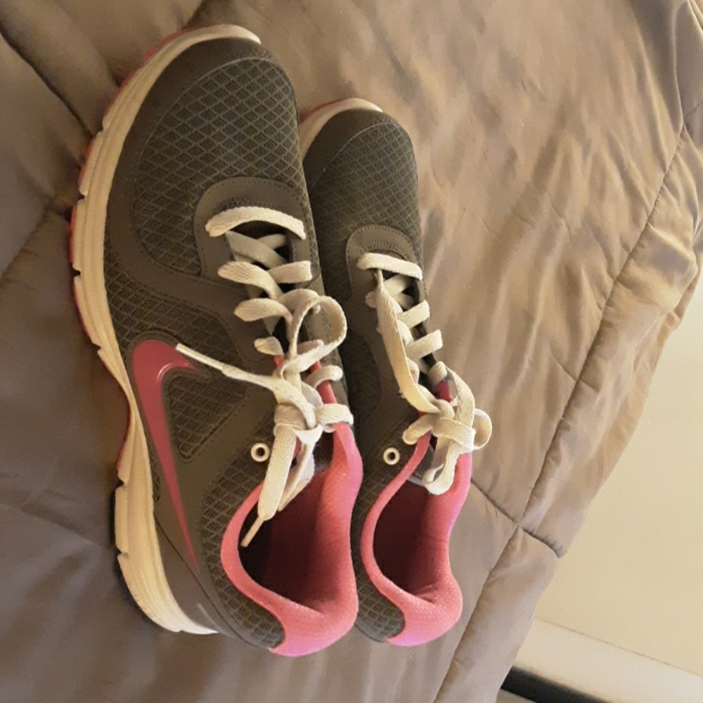 Womens Nike sneakers